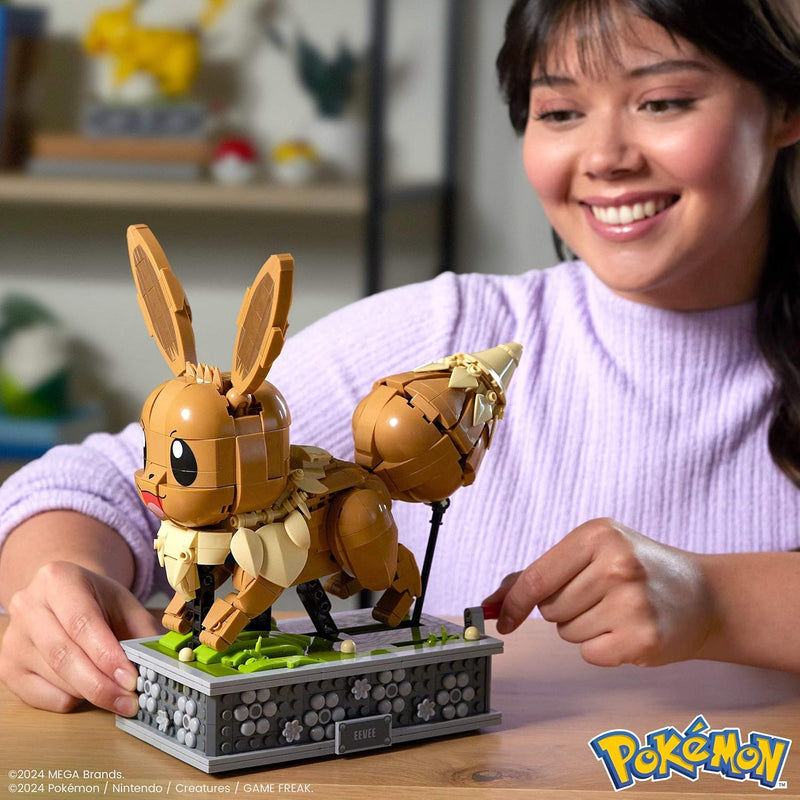 MEGA Pokémon, Blocos de Montar, Eevee com 1366 peças, Movimento e 26 cm de Altura, A partir de 18 anos